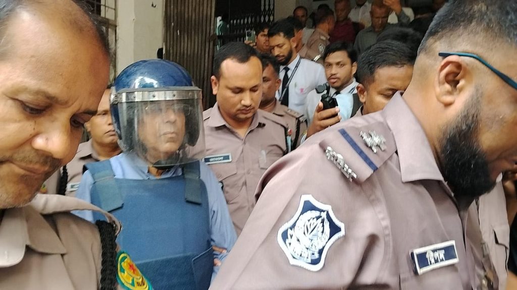 সাবেক আইনমন্ত্রী আনিসুলের বিরুদ্ধে দুর্নীতির মামলা বিচারের জন্য প্রস্তুত